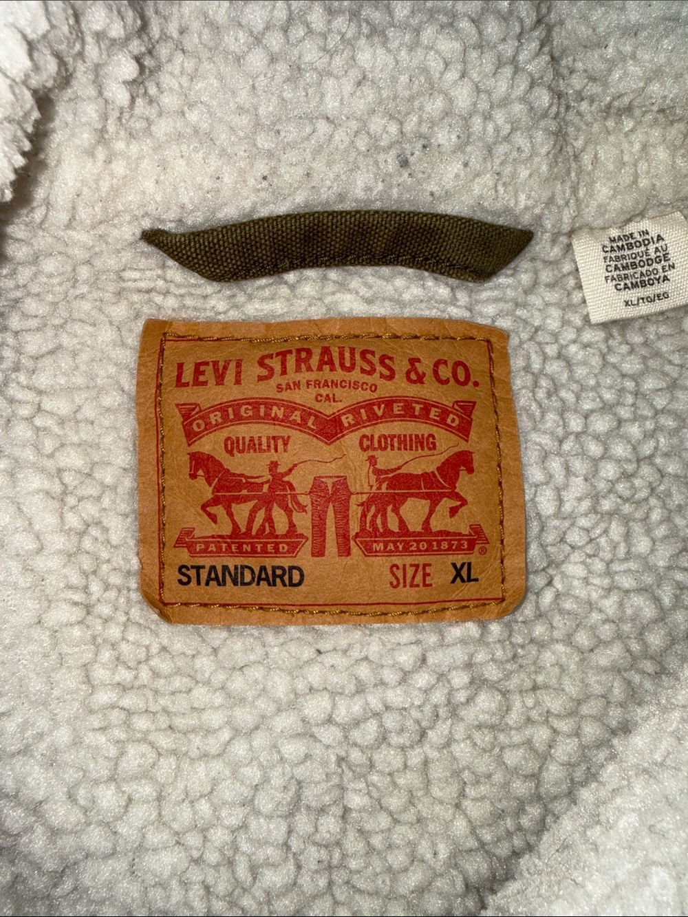 Levi's Olive Sherpa-Lined Cotton Canvas Jacket - Picture 8 of 9